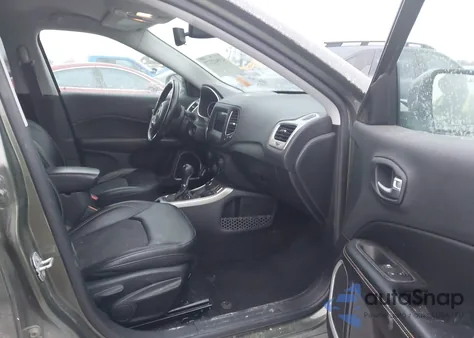 2019 Jeep Compass Latitude 4X4 from USA, damaged, VIN 3C4NJDBB3KT711982